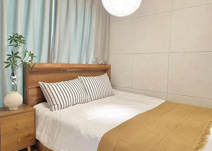 Station, Airport Railroad 3 Mins Walk , Ktx, 4-8 People, Hongdae, Ddp *