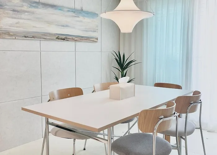 Station, Airport Railroad 3 Mins Walk , Ktx, 4-8 People, Hongdae, Ddp * 首爾